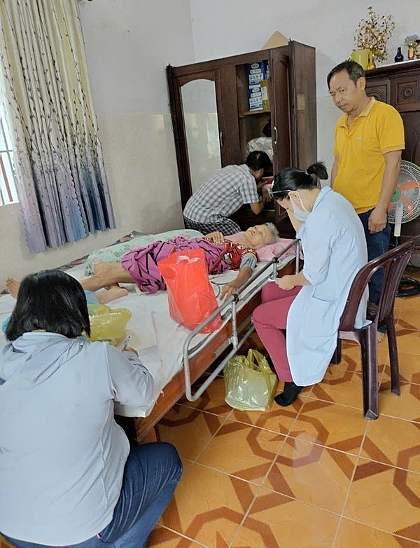 Thời gian qua, các cấp chính quyền xã Hóc Môn, TP. Hồ Chí Minh luôn quan tâm chăm sóc sức khỏe của người cao tuổi trên địa bàn xã.