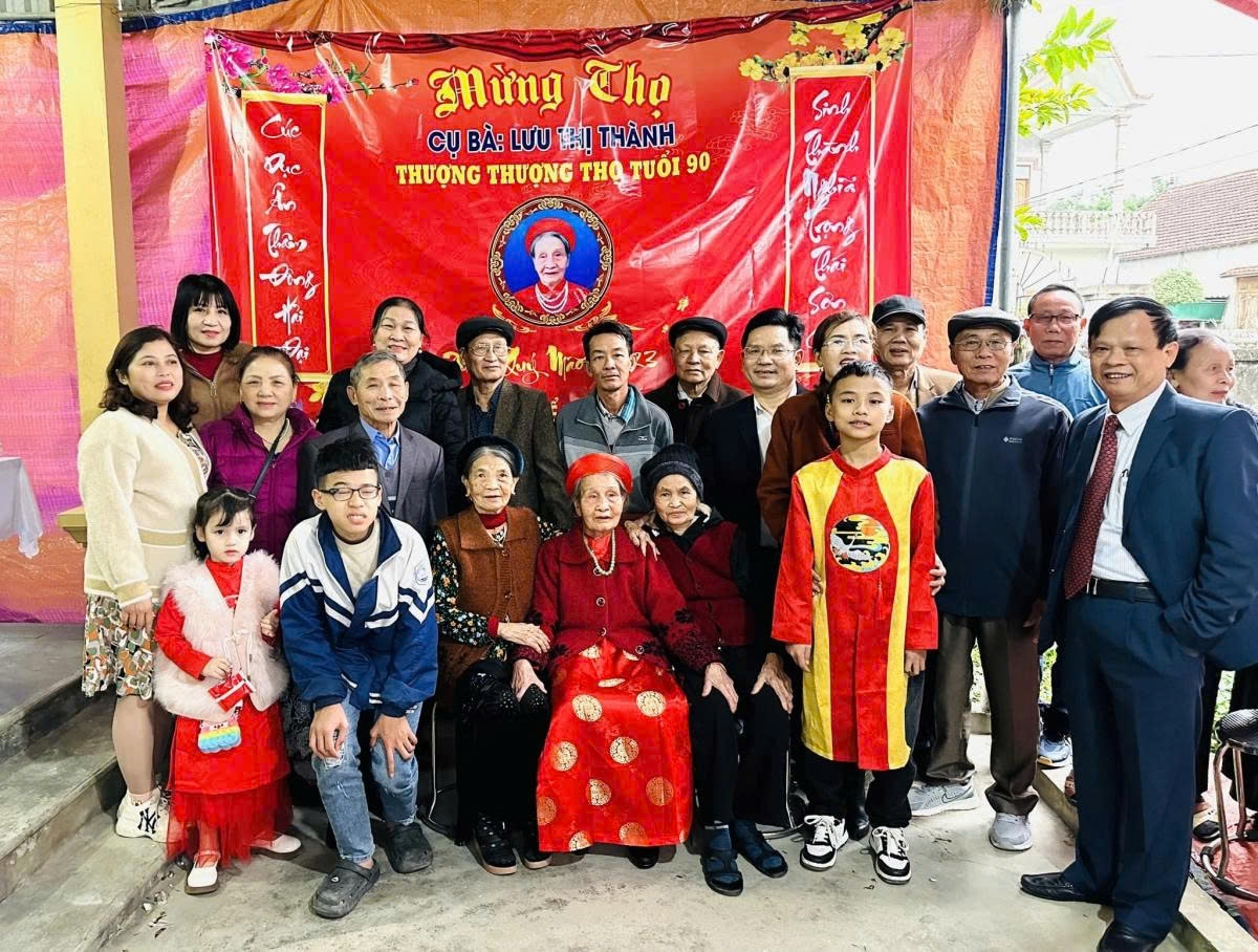 Nghệ An: Nhiều hoạt động ý nghĩa chăm lo cho người cao tuổi