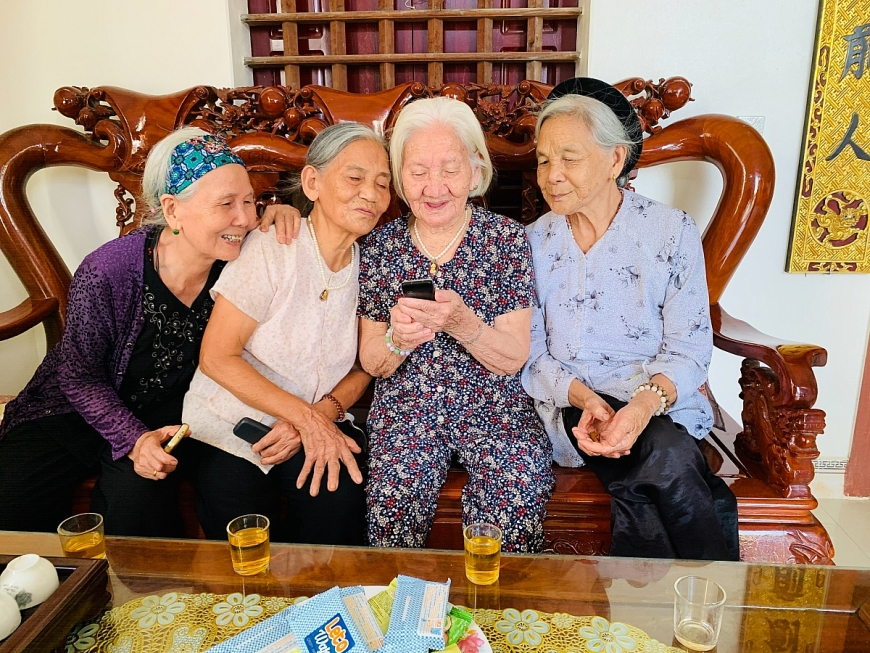 Câu lạc bộ Liên thế hệ Tự giúp nhau - Điểm tựa của người cao tuổi