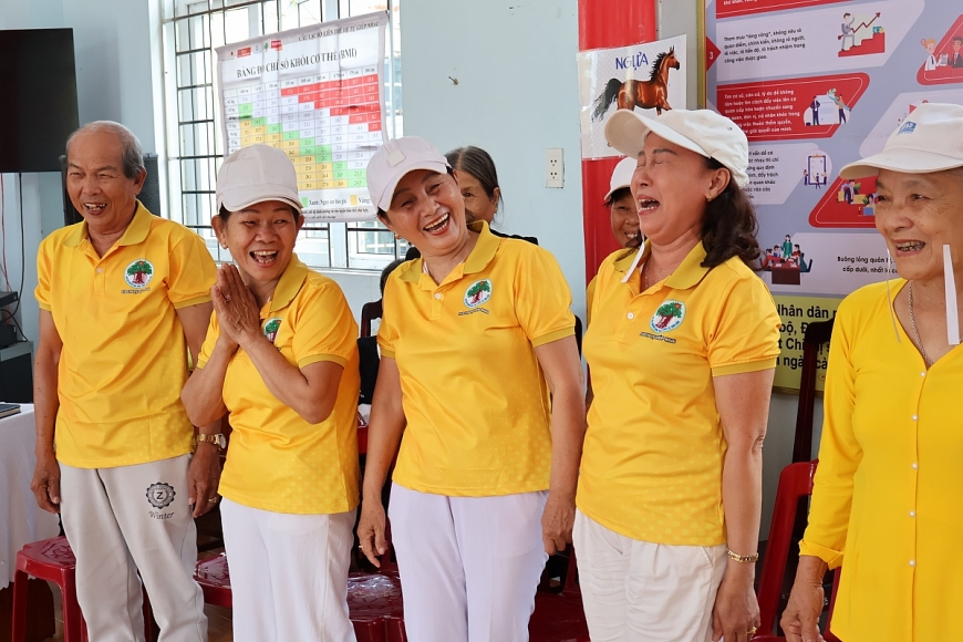 Câu lạc bộ Liên thế hệ Tự giúp nhau - Điểm tựa của người cao tuổi