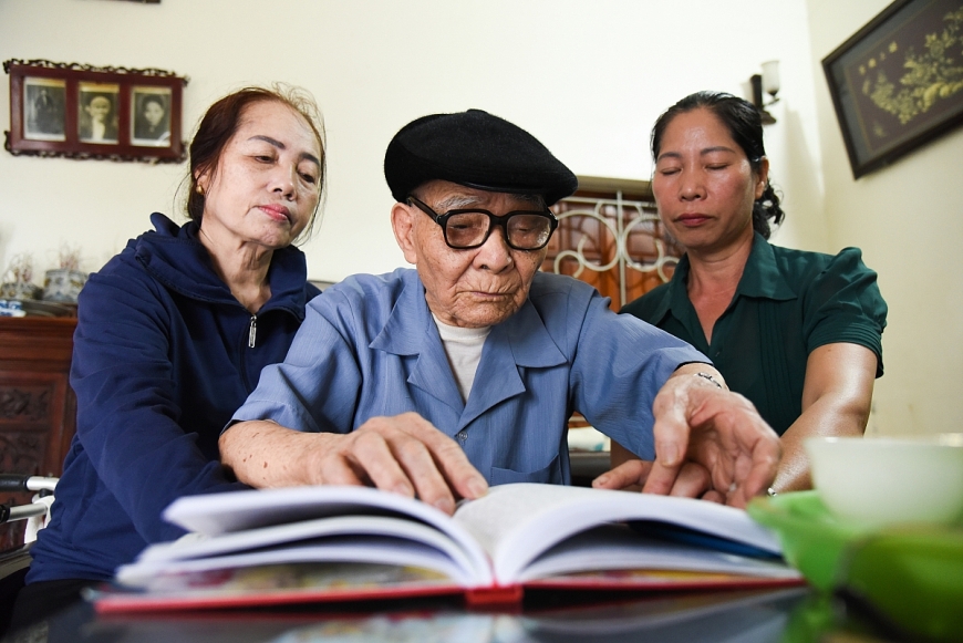 Câu lạc bộ Liên thế hệ Tự giúp nhau - Điểm tựa của người cao tuổi