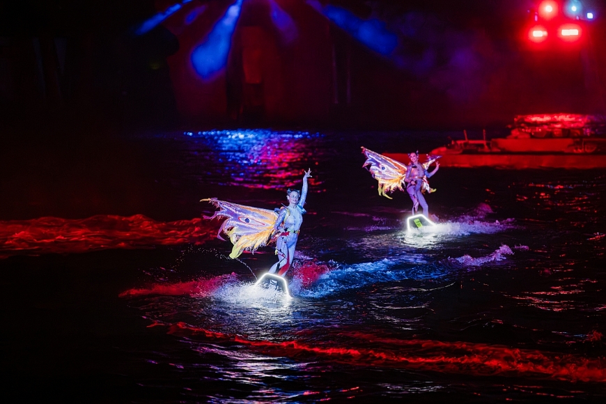 Trang phục được đầu tư bởi Thương hiệu thiết kế phục trang hàng đầu