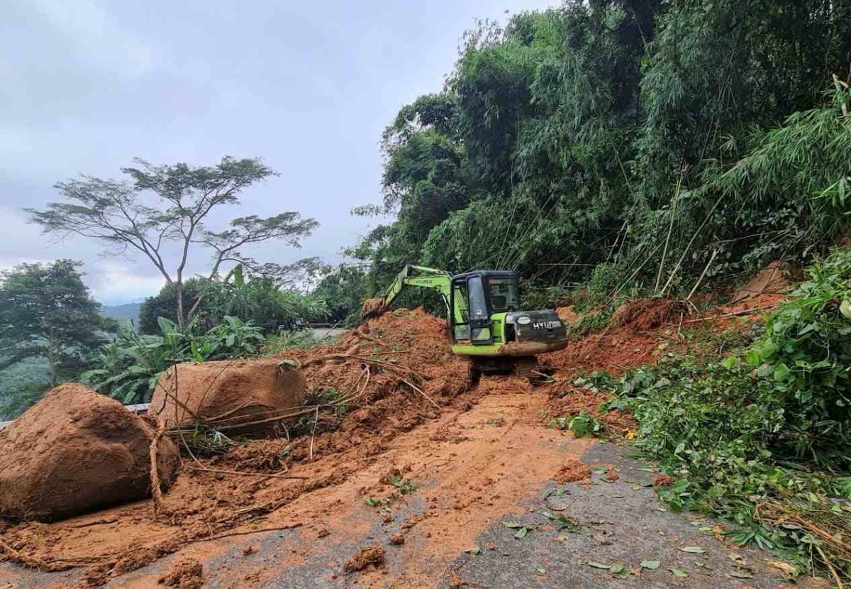 Đèo Gia Bắc, Lâm đồng bị sạt lở nặng