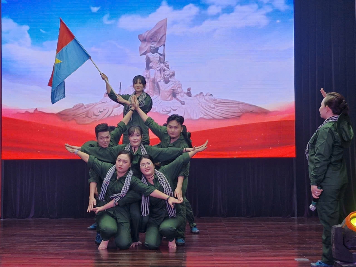 Học viện Tư pháp - Cơ sở tại TP. Hồ Chí Minh:  Sôi nổi các hoạt động hưởng ứng Ngày pháp luật Việt Nam