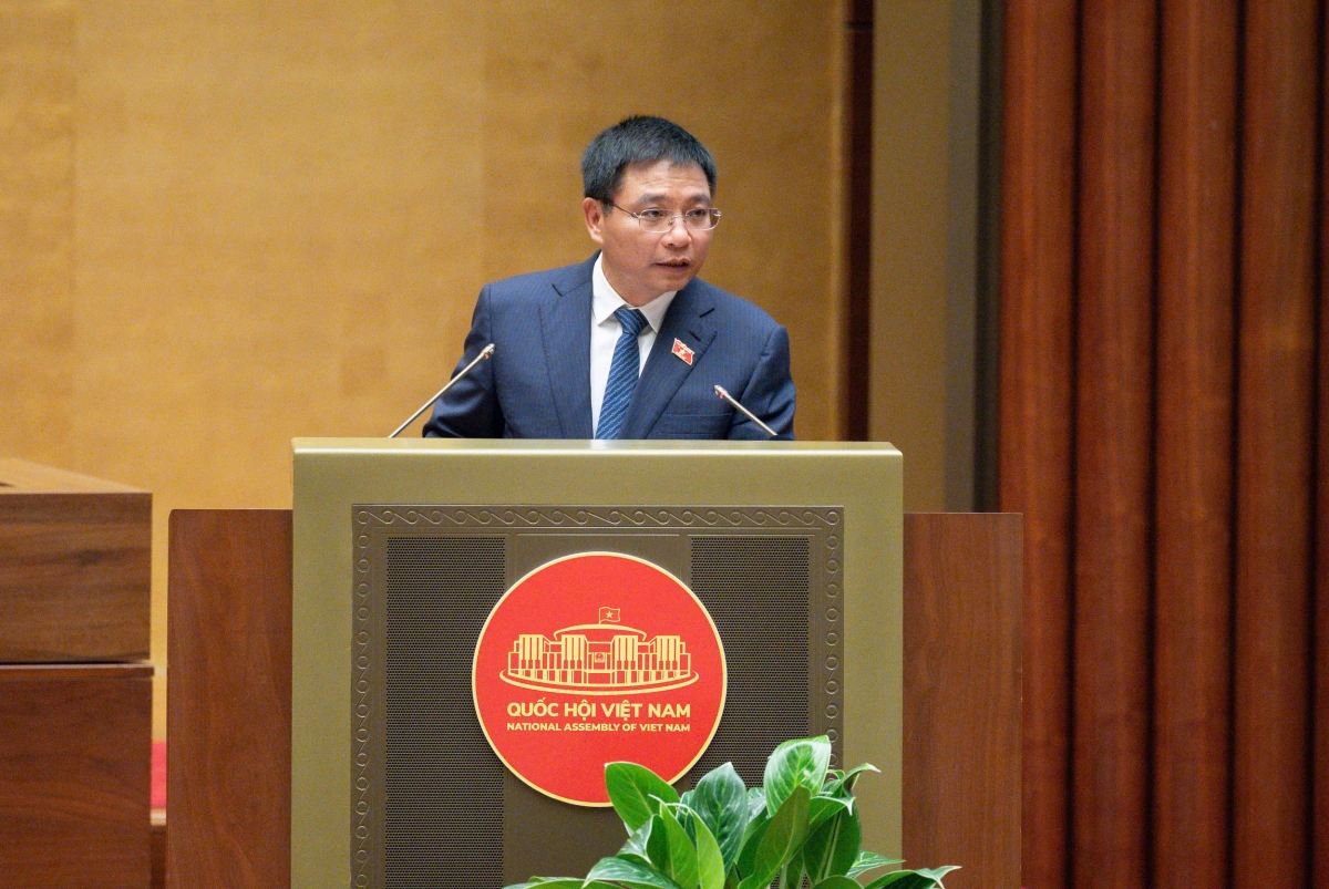 Ông Nguyễn Văn Thắng, Bộ trưởng Bộ tài chính Trình bày Tờ trình về sửa đổi, bổ sung một số điều của Luật Giá.