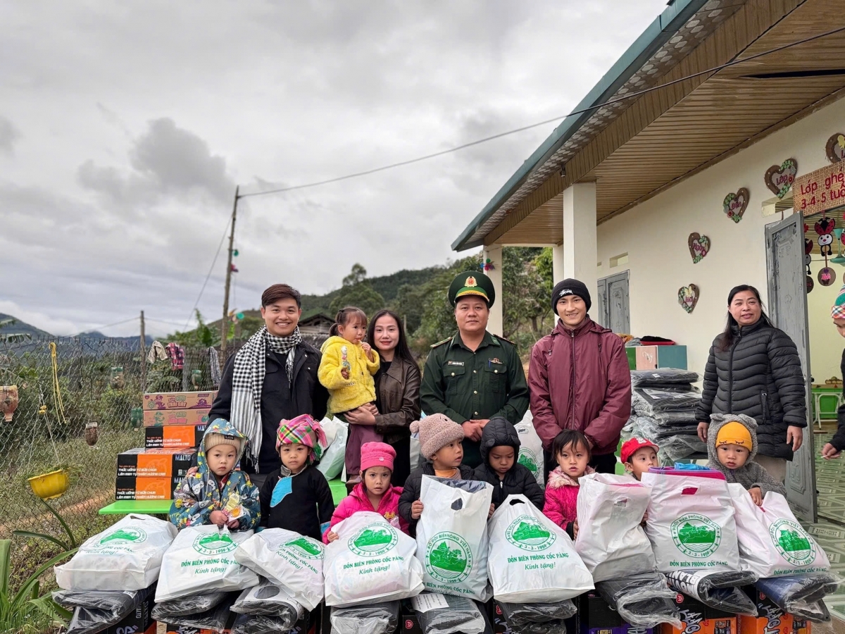 Hướng về đồng bào nơi biên cương Tổ quốc