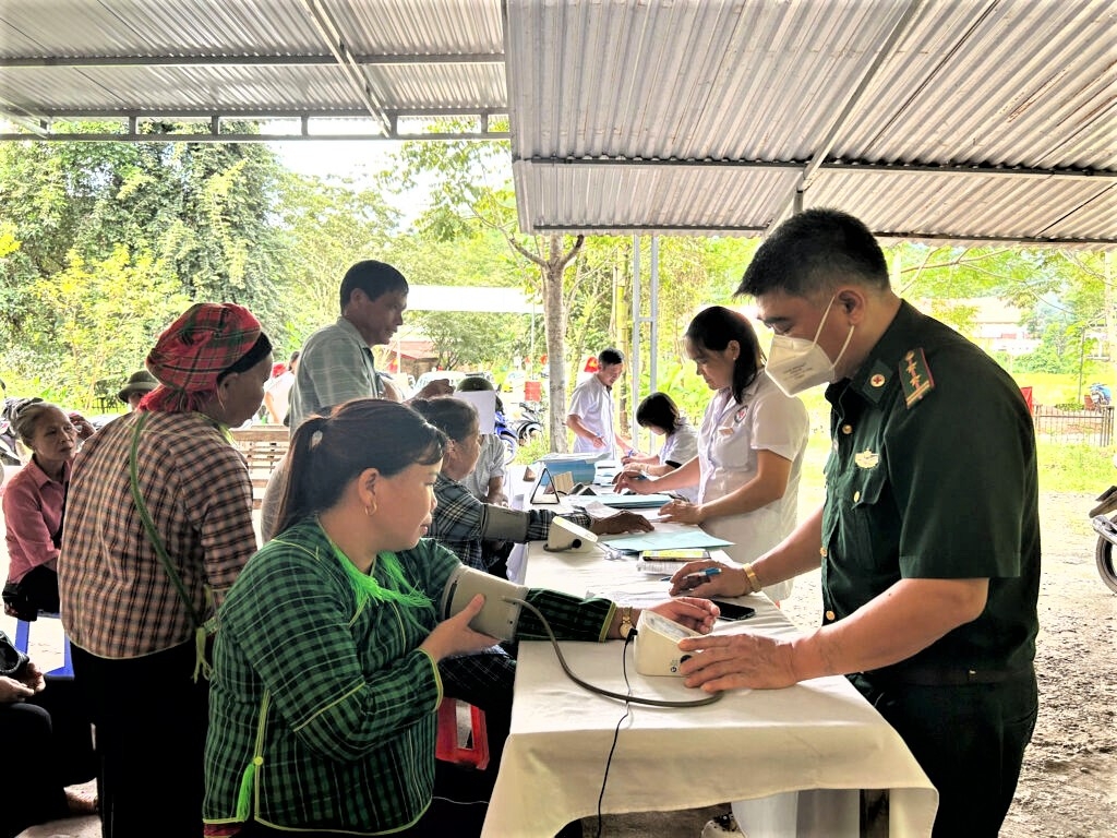 Khám sức khỏe cho NCT xã Ba Sơn, tỉnh Lạng Sơn nhân Tháng hành động vì NCT Việt Nam năm 2025