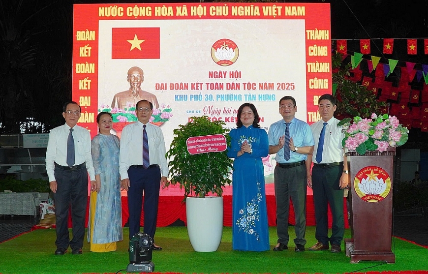 Ngày hội Đại đoàn kết toàn dân tộc phường Tân Hưng hướng đến chào mừng kỷ niệm 95 năm Ngày truyền thống Mặt trận Tổ quốc Việt Nam 