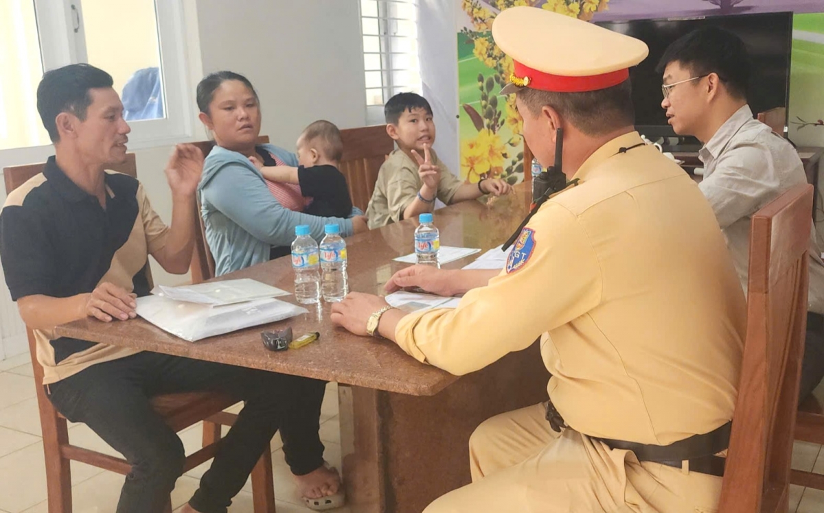 Cha nghèo cứu con – nghĩa cử ấm áp của người chiến sĩ CSGT lan tỏa yêu thương và niềm tin giữa cuộc sống