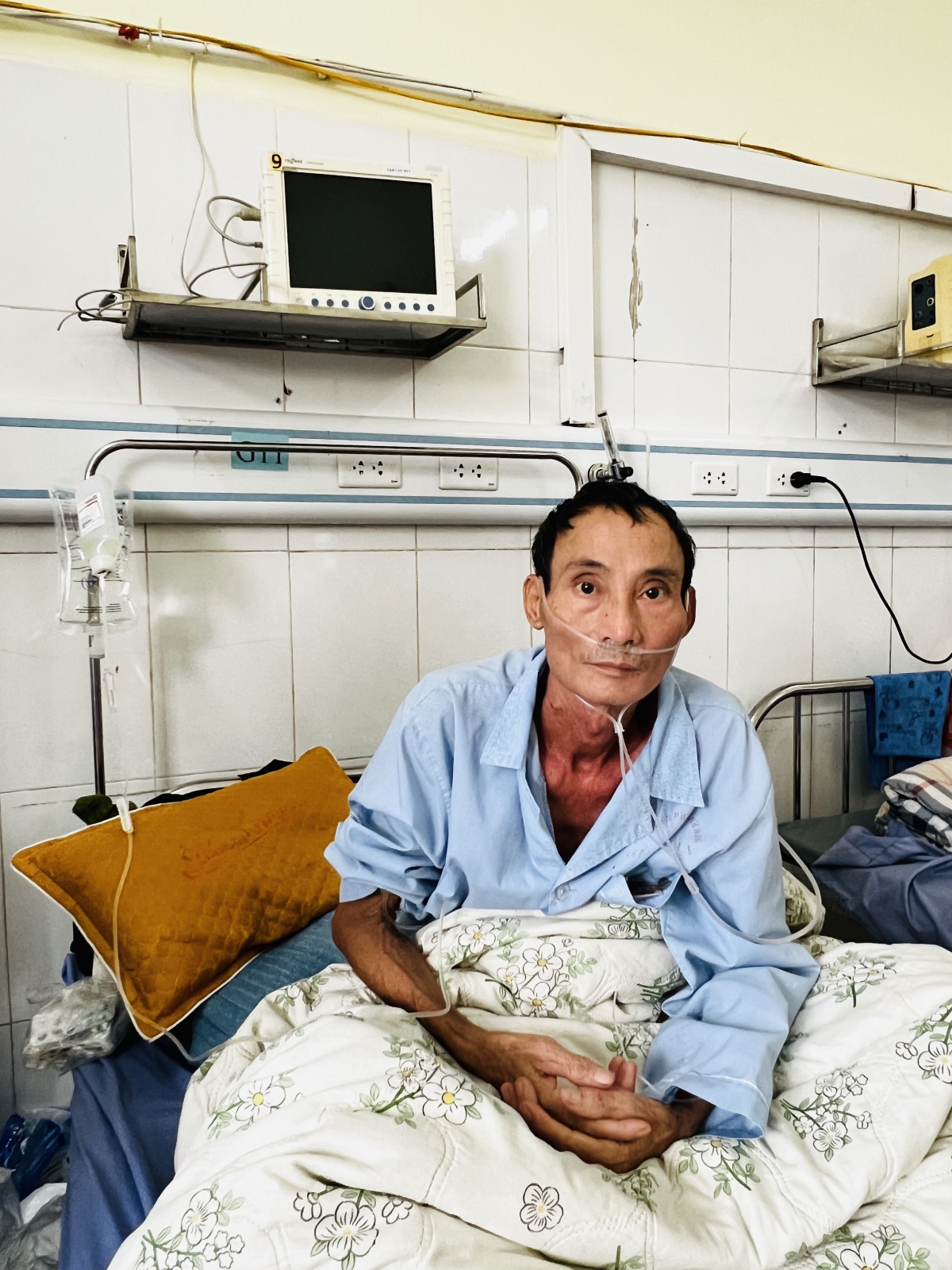 Bệnh nhân Lê Văn Phượng đang điều trị bệnh phổi tắc nghẽn mạn tính (COPD)