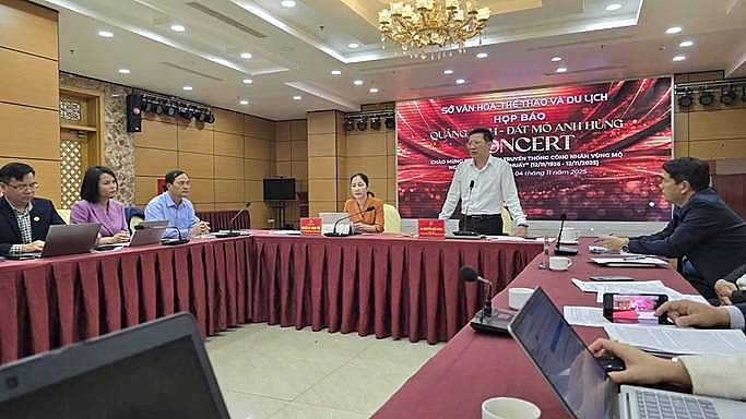 Ông Nguyễn Việt Dũng, Giám đốc Sở Văn hóa, Thể thao và Du Lịch thông tin tại buổi họp báo.