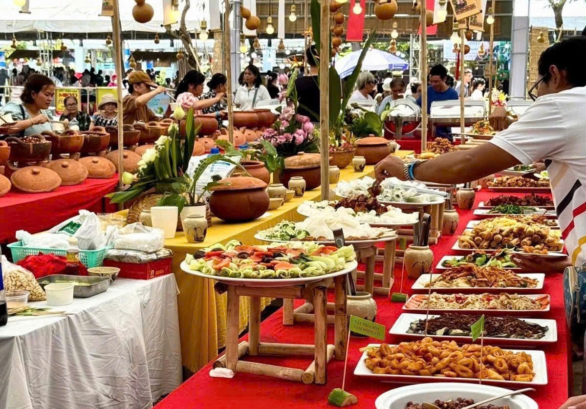 Nhiều món ăn hấp dẫn tại Lễ hội Ẩm thực Chay 2025