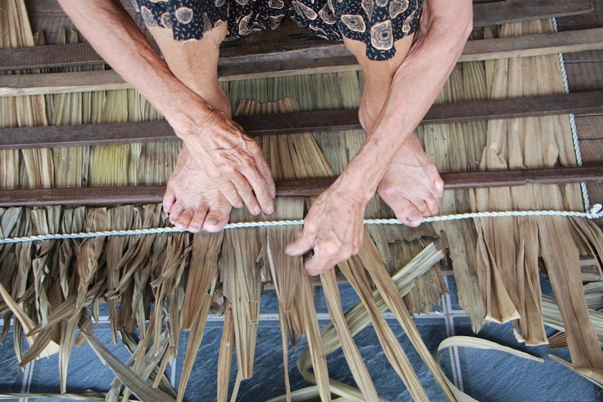 Những nghệ nhân cao tuổi “giữ hồn” văn hóa làng nghề áo tơi Yên Lạc