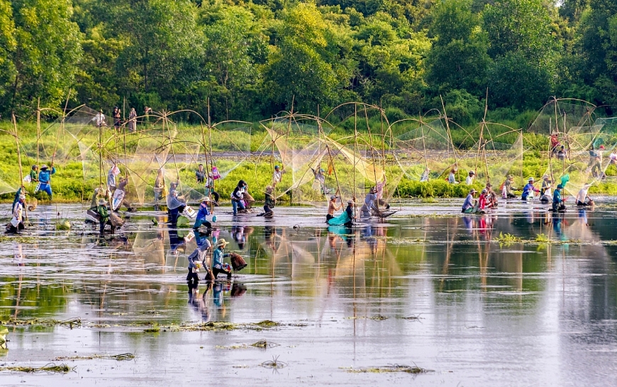 Người cao tuổi giữ màu xanh cho khu du lịch Trà Lộc