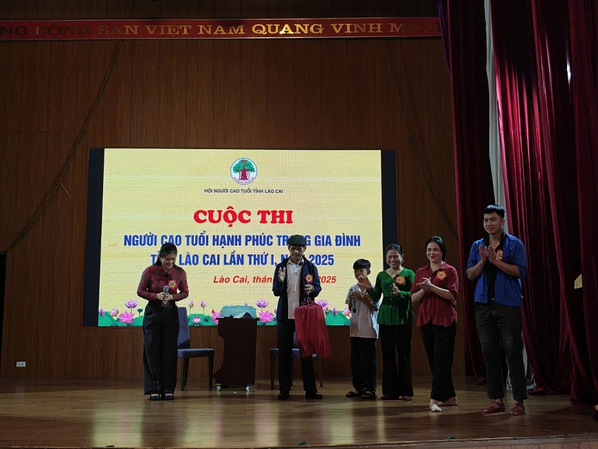 Lan tỏa thông điệp “Người cao tuổi hạnh phúc trong gia đình”