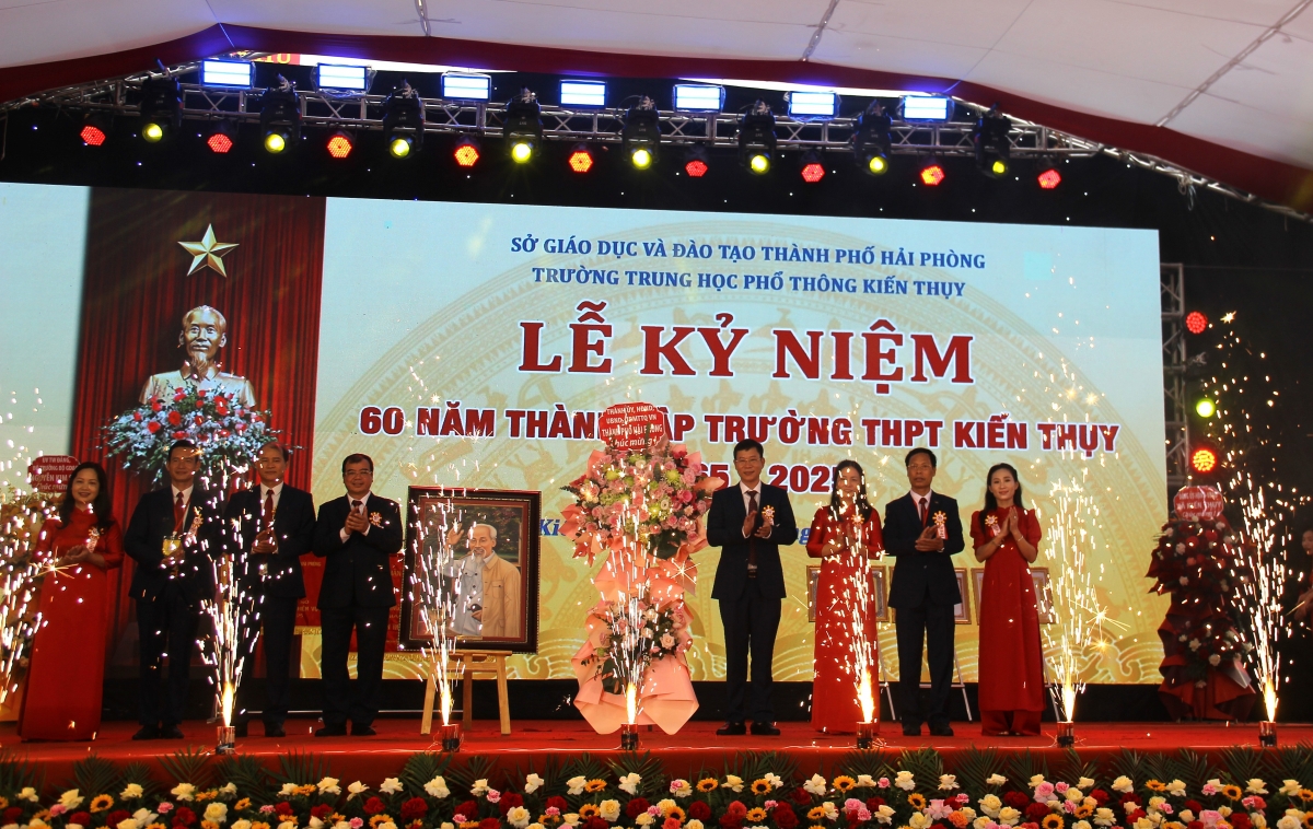 Trường THPT Kiến Thụy: Tự hào mái trường bên dòng Đa Độ