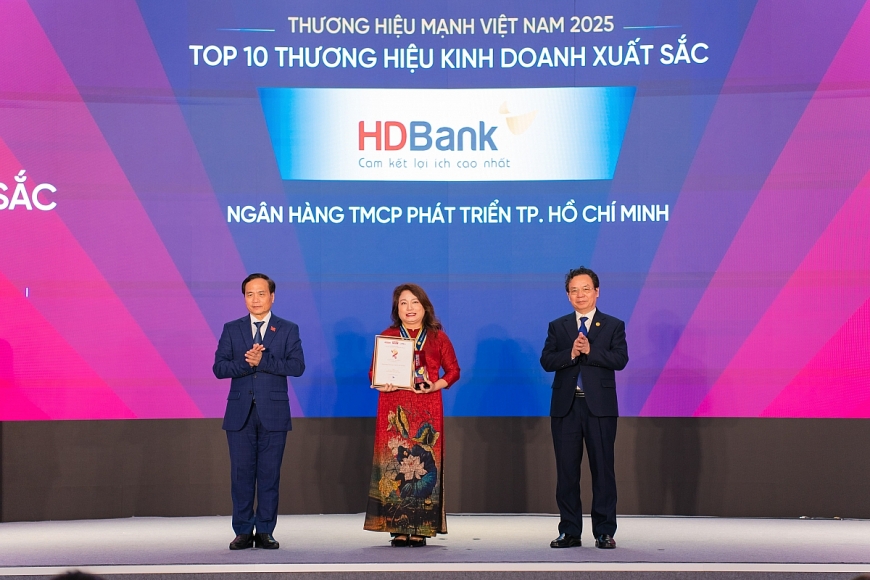 HDBank nhận 3 giải thưởng uy tín về hiệu quả kinh doanh, thương hiệu và đổi mới sáng tạo