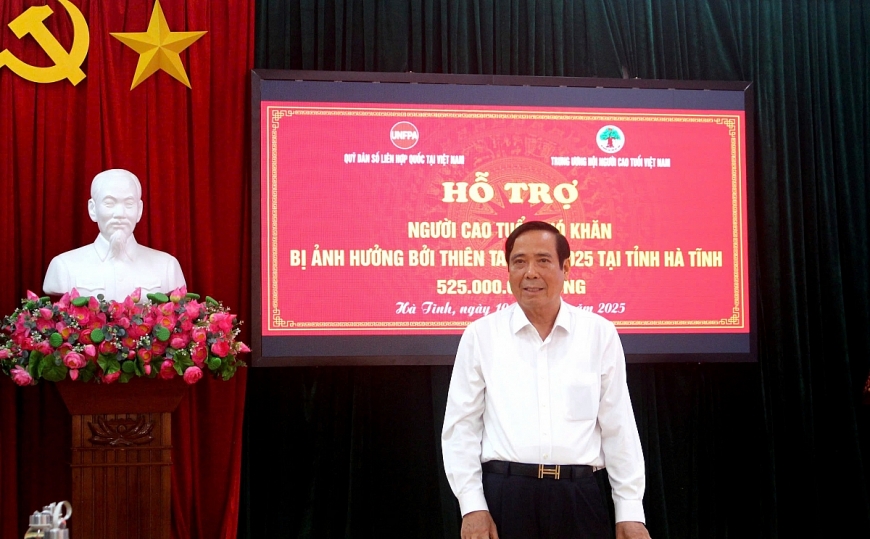 Ông Nguyễn Thanh Bình – Chủ tịch Hội Người cao tuổi Việt Nam phát biểu tại buổi lễ.