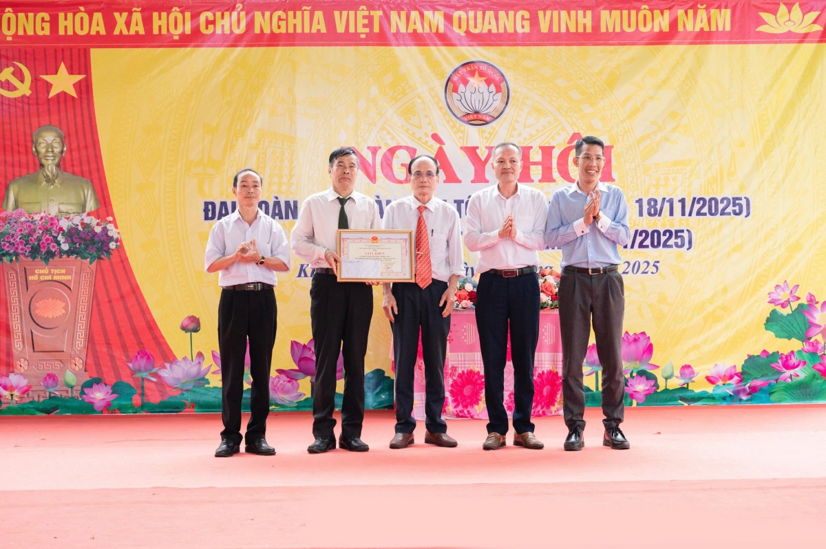 Phú Thọ: Sôi nổi Ngày hội Đại đoàn kết trên quê bưởi Bằng Luân