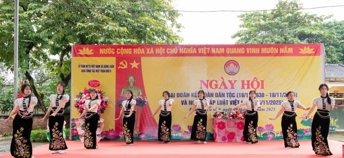 Phú Thọ: Sôi nổi Ngày hội Đại đoàn kết trên quê bưởi Bằng Luân