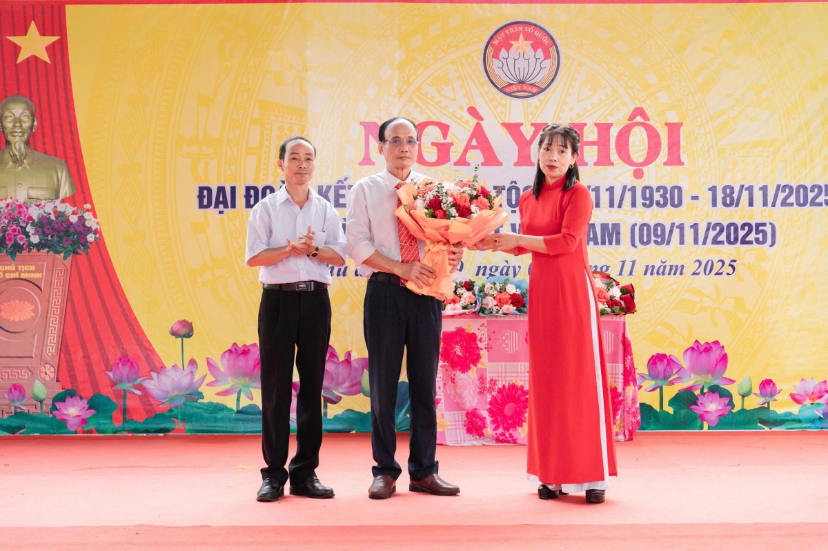 Phú Thọ: Sôi nổi Ngày hội Đại đoàn kết trên quê bưởi Bằng Luân