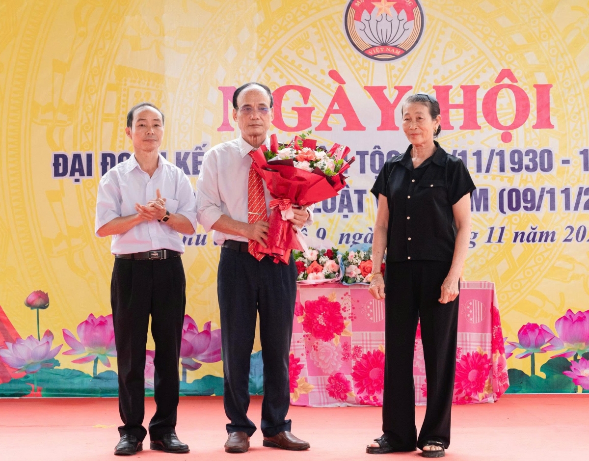 Phú Thọ: Sôi nổi Ngày hội Đại đoàn kết trên quê bưởi Bằng Luân