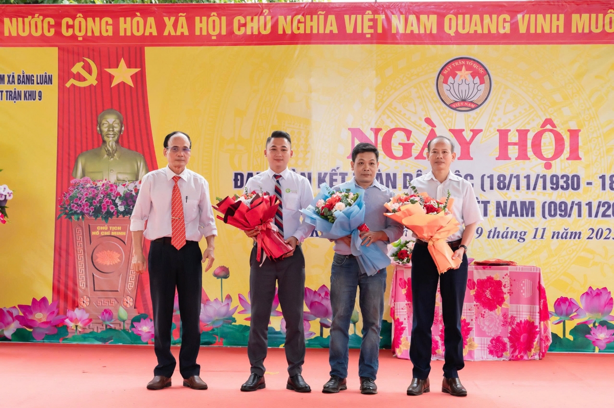 Phú Thọ: Sôi nổi Ngày hội Đại đoàn kết trên quê bưởi Bằng Luân