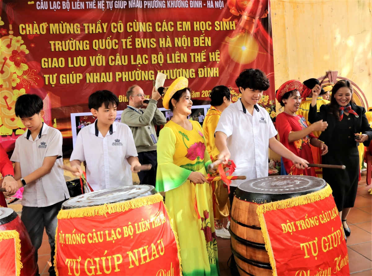 Gắn kết thế hệ và lan tỏa văn hóa Việt