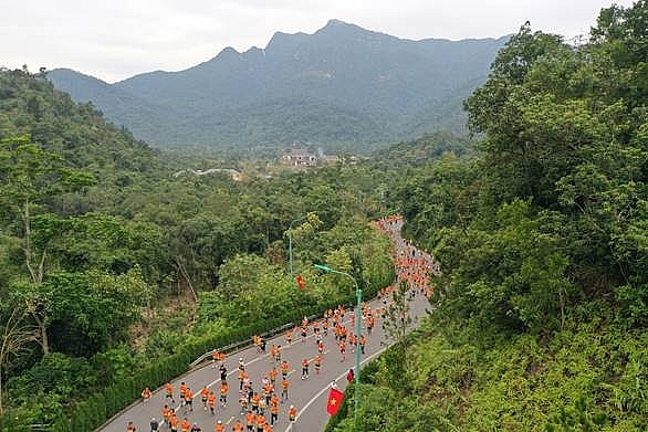 Gần 3.000 vận động viên tham gia Giải chạy Yên Tử Heritage Marathon 2025