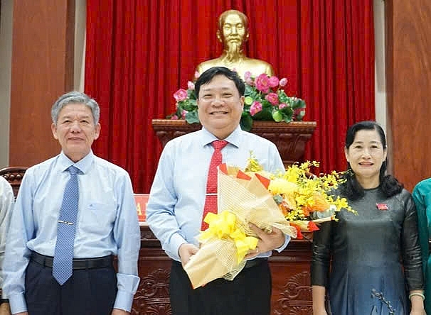 Lãnh đạo tỉnh Đồng Tháp chúc mừng tân Chủ tịch UBND tỉnh Đồng Tháp Phạm Thành Ngại