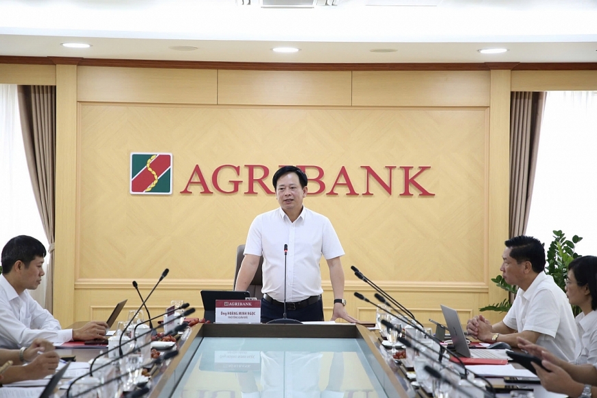 Phó Tổng Giám đốc Hoàng Minh Ngọc chủ trì buổi làm việc với 7 chi nhánh tại TP. Hồ Chí Minh