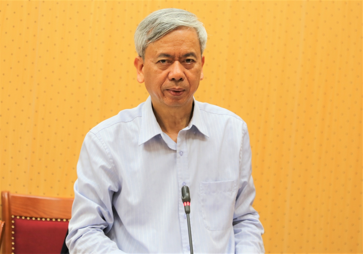 Phó Chủ tịch Phan Văn Hùng báo cáo kết quả tổ chức Hội thảo kinh tế bạc Phó Chủ tịch Phan Văn Hùng báo cáo kết quả tổ chức Hội thảo kinh tế bạc