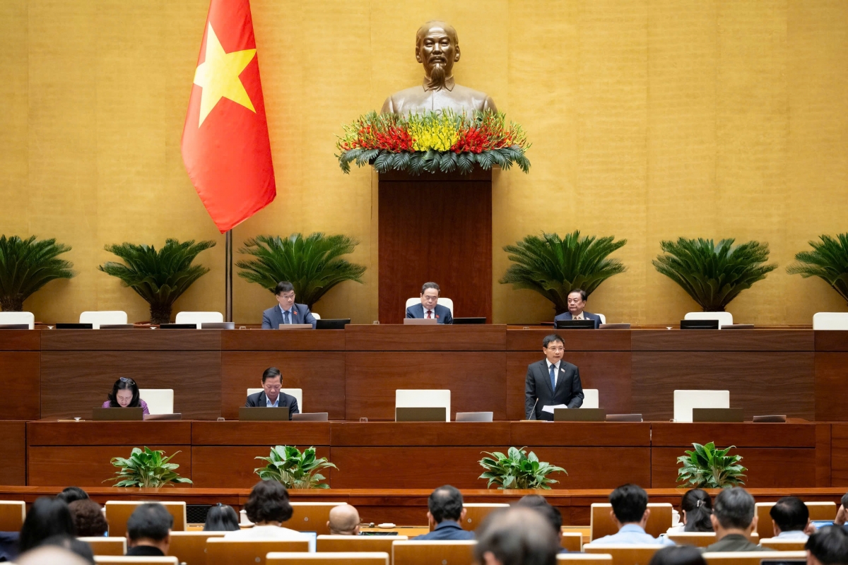 Bộ trưởng Bộ tài chính Nguyễn Văn Thắng giải trình một số ý kiến đại biểu quốc hội quan tâm sáng ngày 18/11