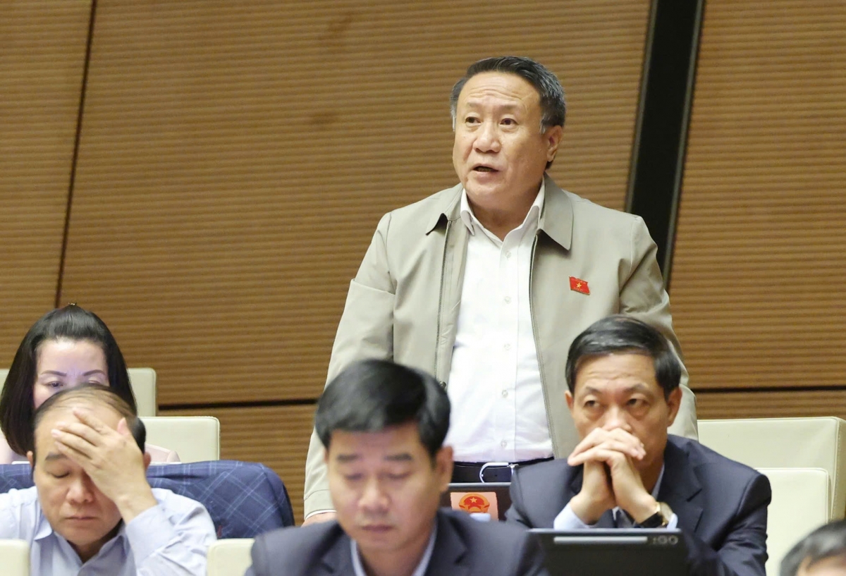 Đại biểu Hà Sỹ Đồng phát biểu vào dự thảo Luật sửa đổi, bổ sung một số điều Luật Kinh doanh bảo hiểm