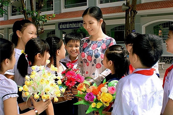 Nhân ngày Nhà giáo Việt Nam (20/11): Bác Hồ với sự nghiệp trồng cây, trồng người