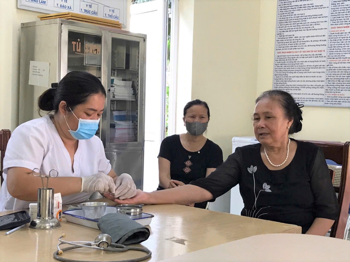 Khám sức khỏe cho thành viên CLB LTHTGN thôn Thổ Cầu