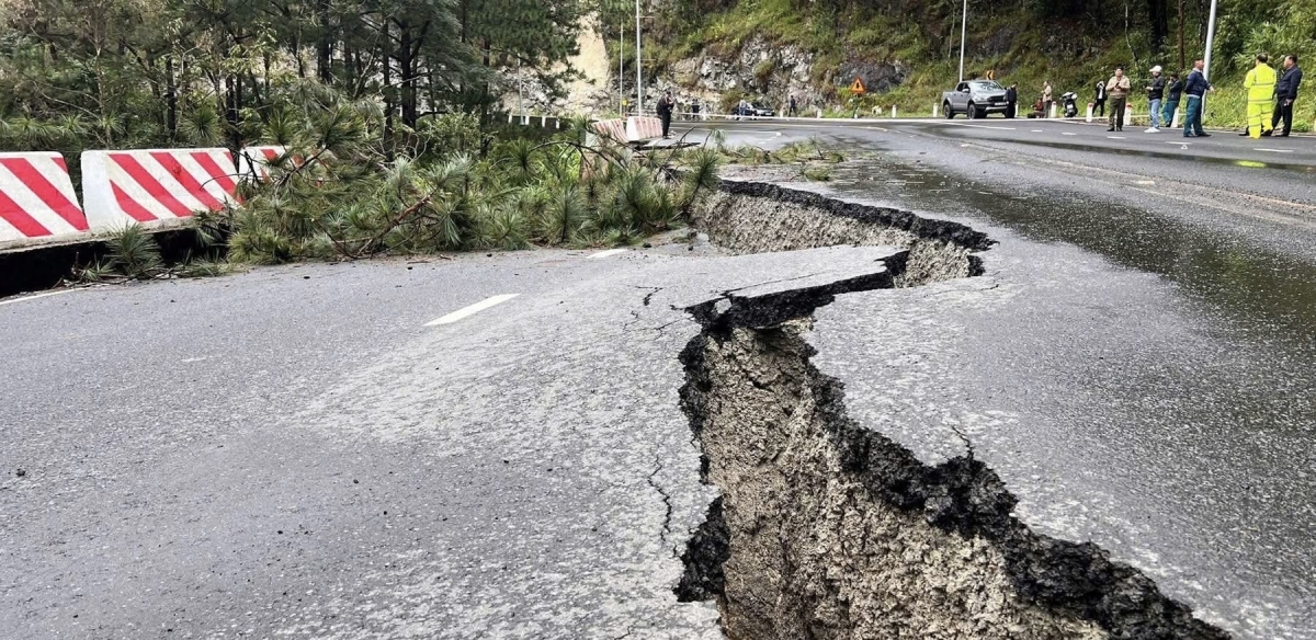 Đèo Preen ở Lâm Đồng bị sạt lở, nứ