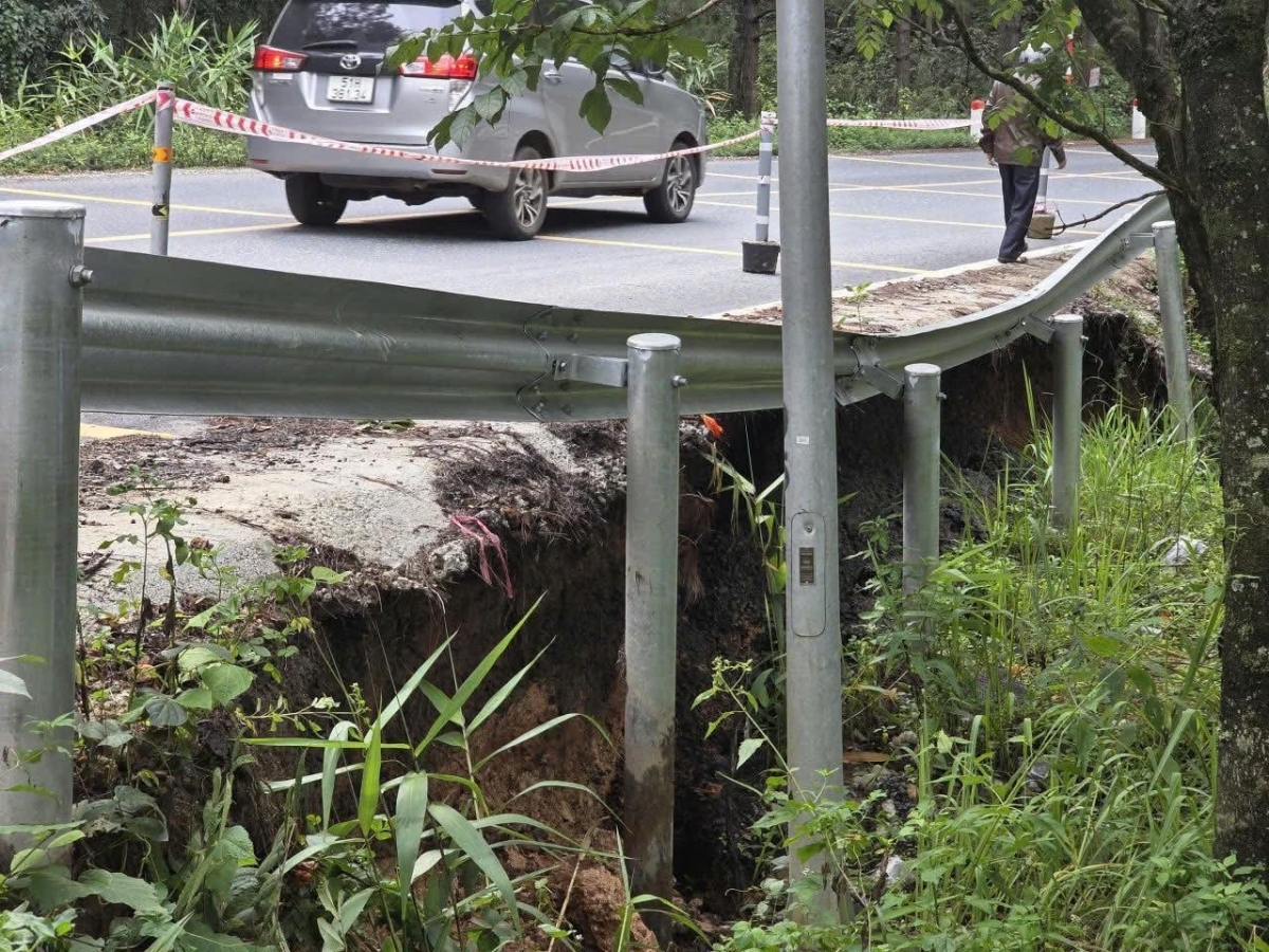 Đèo Mimosa ở Lâm Đồng bị sạt lở