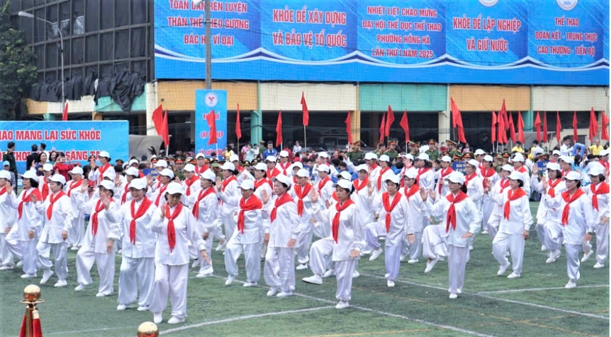 NCT tham gia đồng diễn tại đại hội Thể dục thể thao phường Hồng Hà, TP Hà Nội năm 2025