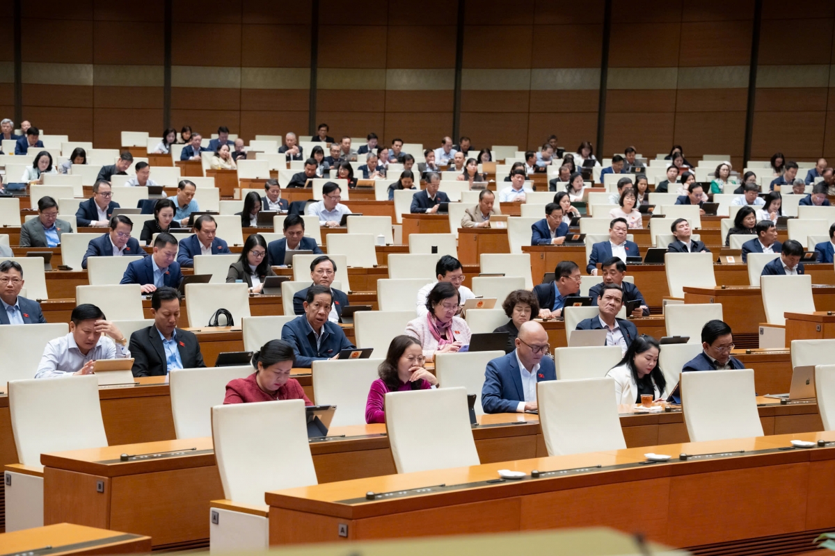 Sáng ngày 21/11, Quốc hội khoá XV thảo luận về dự án Luật sửa đổi, bổ sung một số điều của Luật Chuyển giao công nghệ