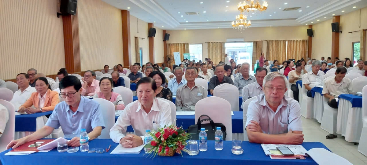 Các đại biểu tham dự hội nghị