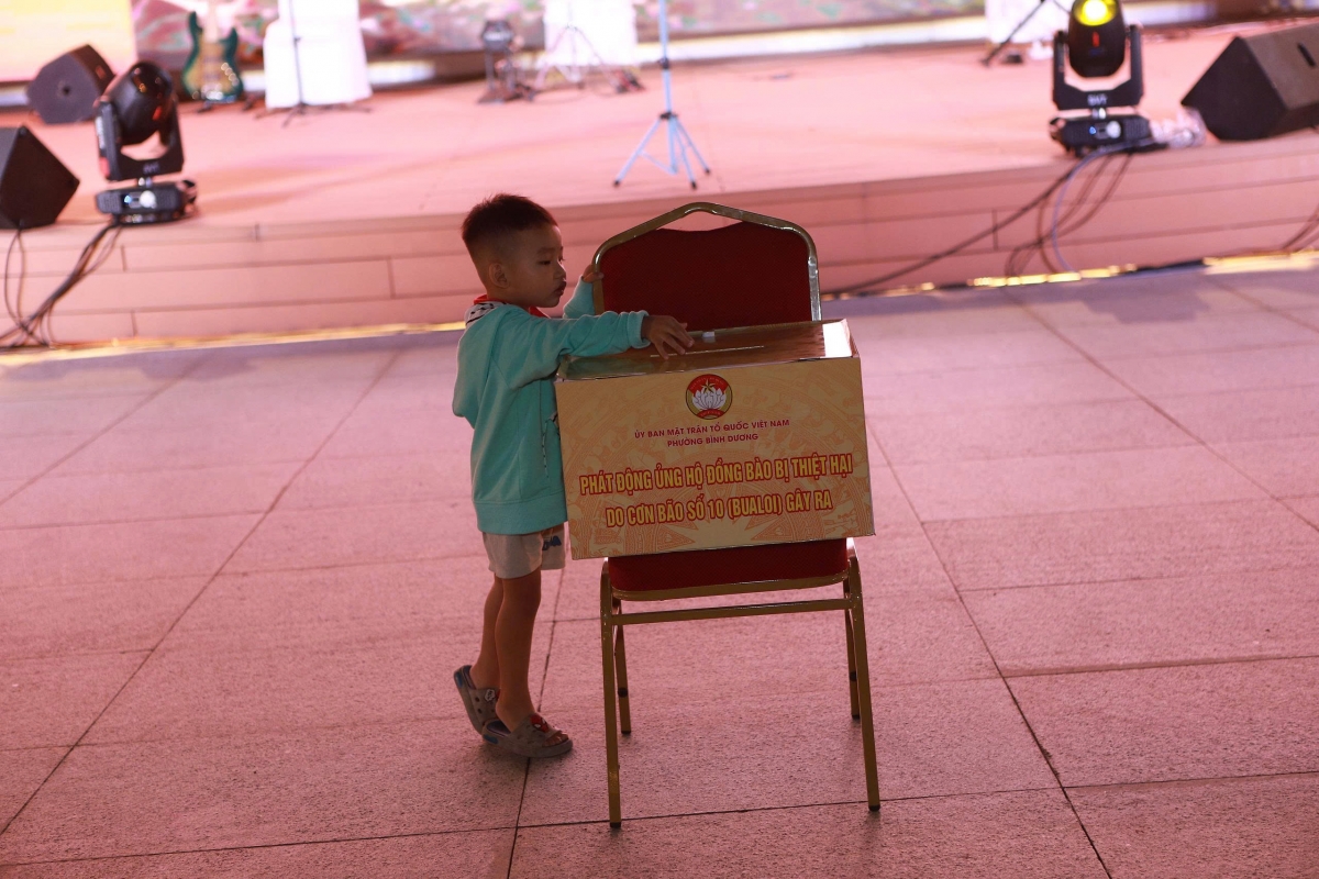 Phường Bình Dương, TP.Hồ Chí Minh: Đêm nhạc gây quỹ gần 73 triệu đồng hướng về miền Trung mưa lũ