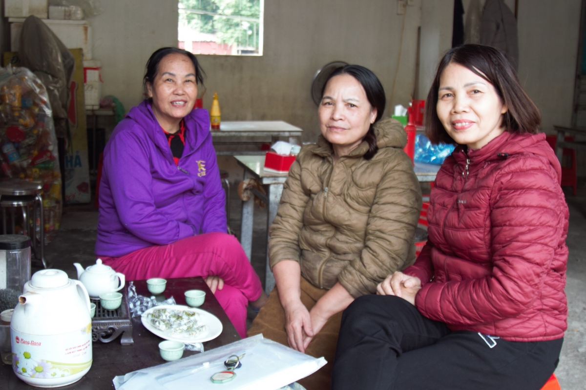 Hội viên người cao tuổi trên địa bàn phường tích cực tuyên truyền người dân chấp hành tốt vệ sinh môi trường nơi mình sinh sống