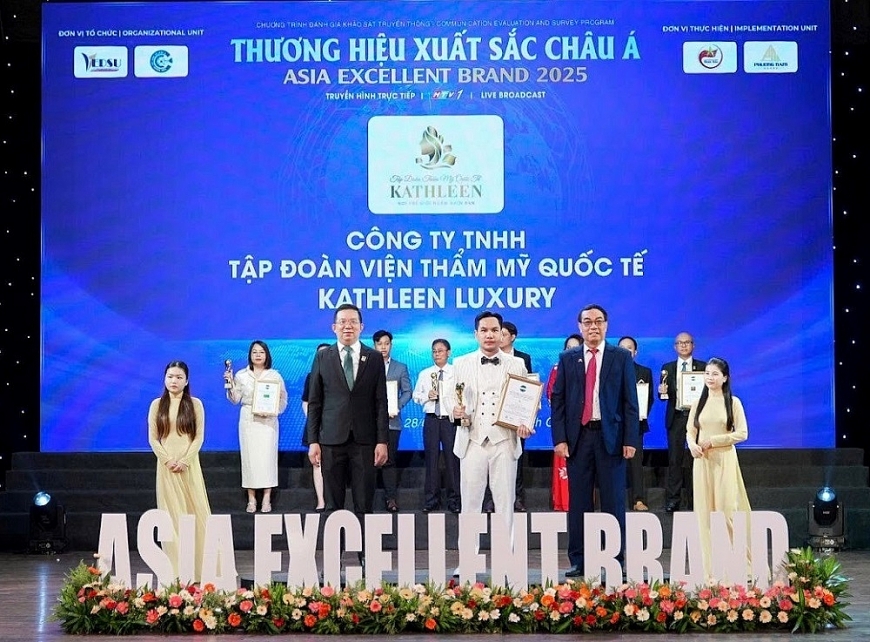 Tập đoàn Thẩm mỹ Quốc tế Kathleen được vinh danh là “Top 1 Thương hiệu Xuất sắc Châu Á 2025” Tập đoàn Thẩm mỹ Quốc tế Kathleen được vinh danh là “Top 1 Thương hiệu Xuất sắc Châu Á 2025”