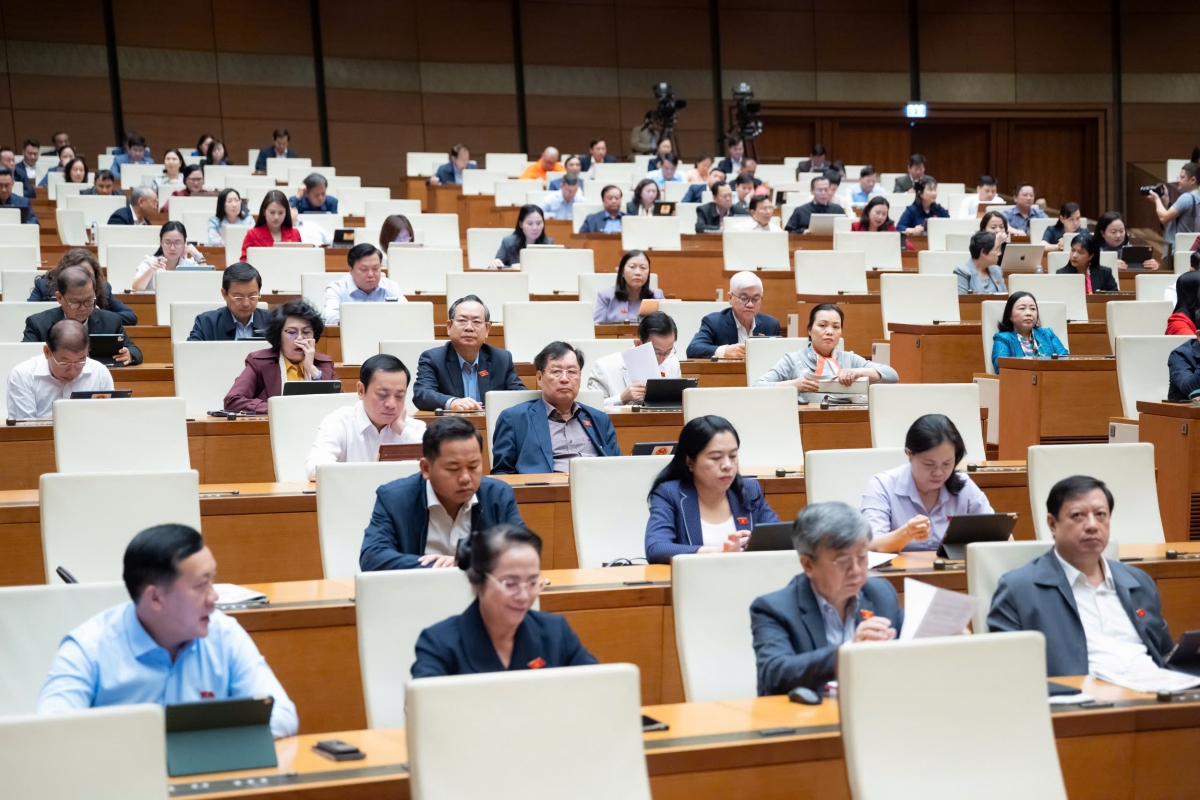 Toàn cảnh phiên họp sáng ngày 25/11.