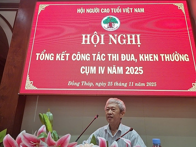 Ông Lê Chu Giang, Phó Ban Đại diện Hội Người cao tuổi TP. Hồ Chí Minh đóng góp ý kiến tại Hội nghị