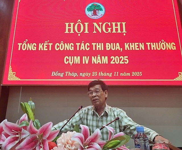 Ông Lê Quang Hân, Chủ tịch Hội Người cao tuổi tỉnh An Giang tham gia thảo luận  góp ý kiến tại Hội nghị