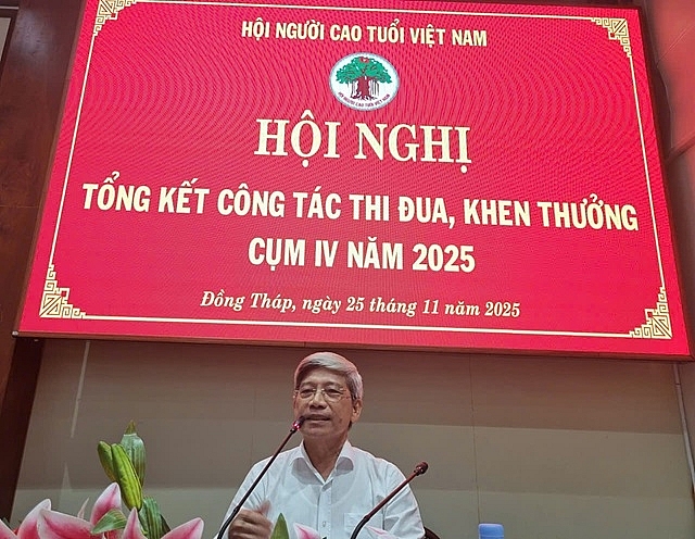 Ông Nguyễn Văn Long, Phó Chủ tịch Hội Người cao tuổi tỉnh Đồng Nai tham gia góp ý tại Hội nghị