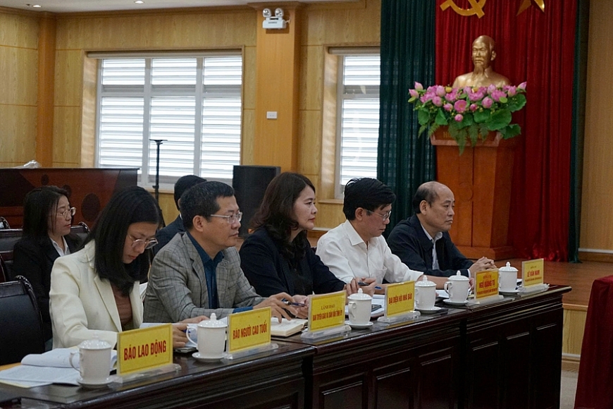 Các đại biểu tham dự họp báo.