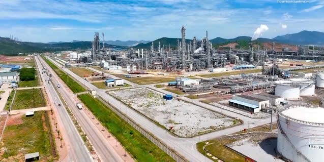 Khu kinh tế Nghi sơn luôn là động lực tăng trương  kinh tế mạnh mẽ ở Thanh Hóa